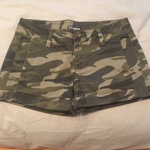 Express Shorts
