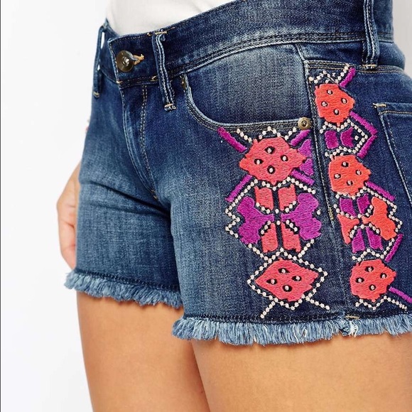 Embroidered Roxy Jean Shorts - Picture 3 of 4
