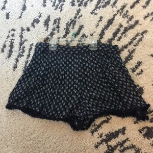Printed flowy shorts