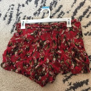 Urban parrot shorts