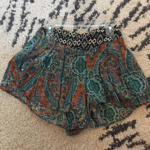 Printed flowy shorts