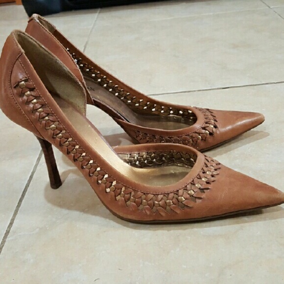 Vintage Guess pointy pumps