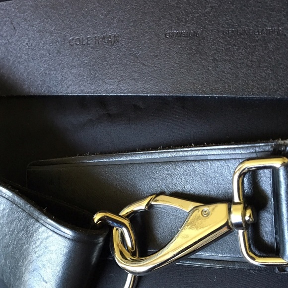 "COLE HAAN" BLK 100%GENUINE LEATHER W/ GLDTN CLASP - Picture 3 of 4