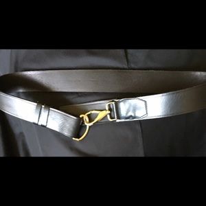 "COLE HAAN" BLK 100%GENUINE LEATHER W/ GLDTN CLASP