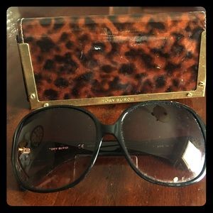 Tory Burch Oversized sunglasses