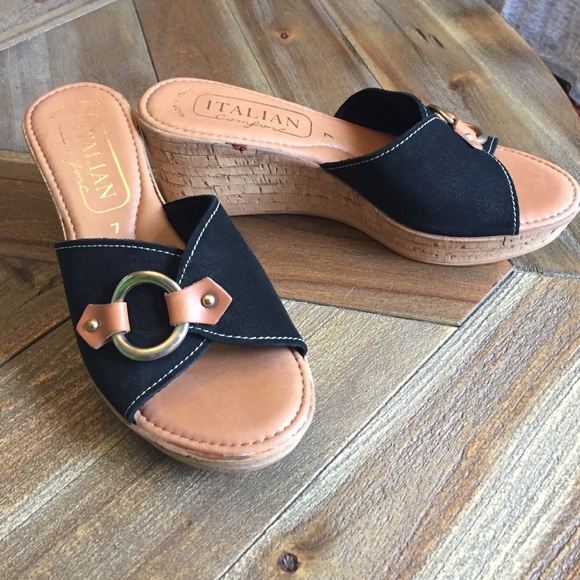 Women's wedge sandal size 7