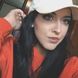 Meet your Posher, Madeline