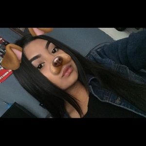 Meet your Posher, Crystal