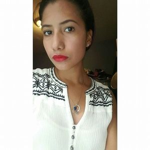 Meet your Posher, Vanessa