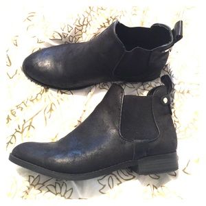 Black MOSSIMO ankle boots