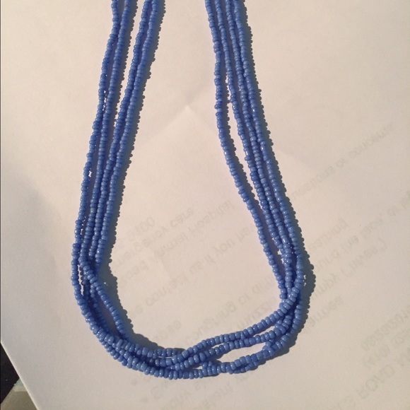 Single-stranded beaded periwinkle necklace