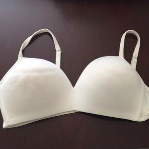 Maidenform wireless bra (size 36B)