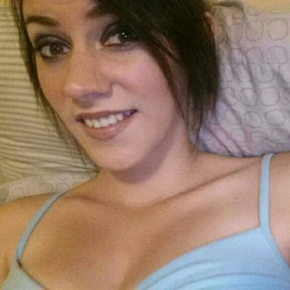 Meet your Posher, Danielle - Picture 1 of 1