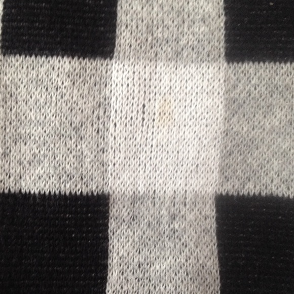 Black & White Checkered Crew Neck - Picture 3 of 3