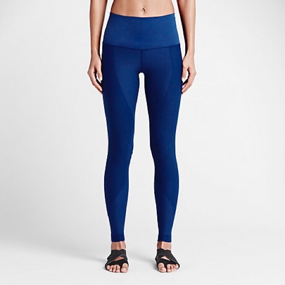❌SOLD❌Nike Zoned Sculpt Training Tight Fit Blue - Picture 2 of 4