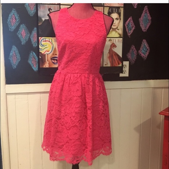 NWT Trina Turk Pink Lace Dress - Picture 2 of 4