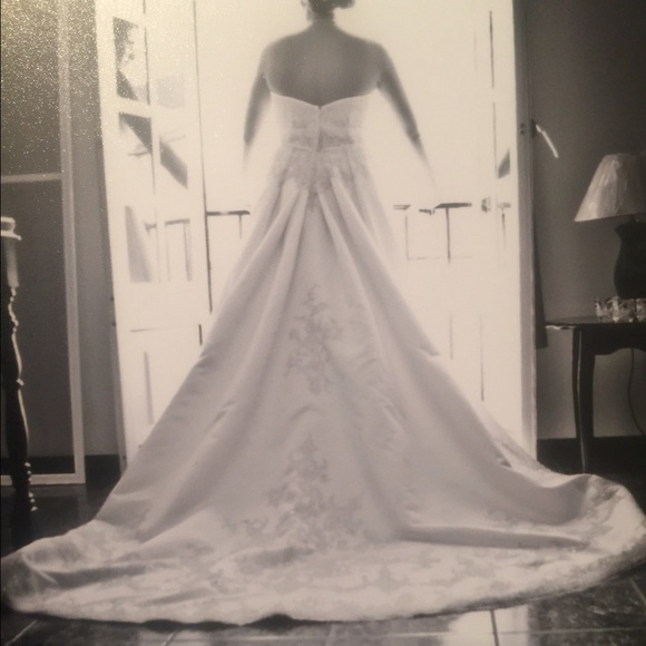 Casablanca wedding gown - Picture 1 of 4