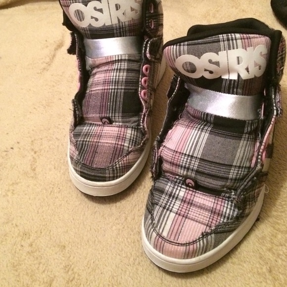 Osirs very cute never worn good condition
