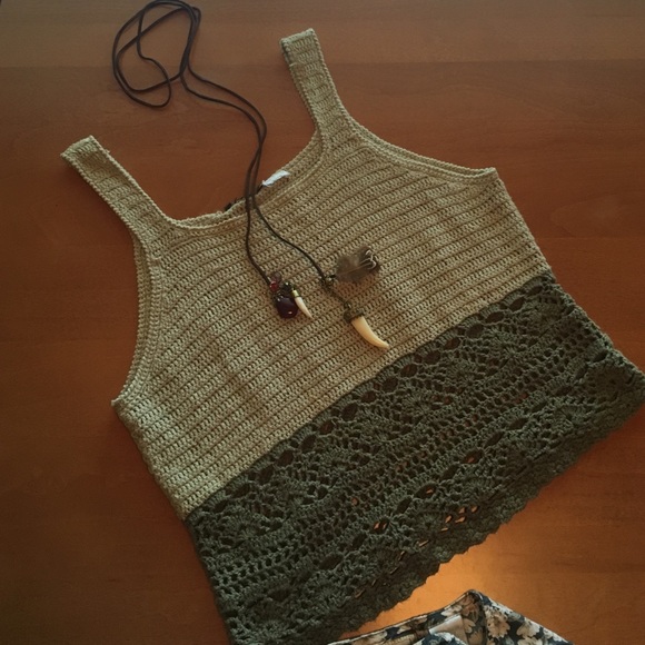 Knitted crop top - Picture 2 of 3