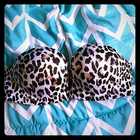 Victoria Secret Strapless bra