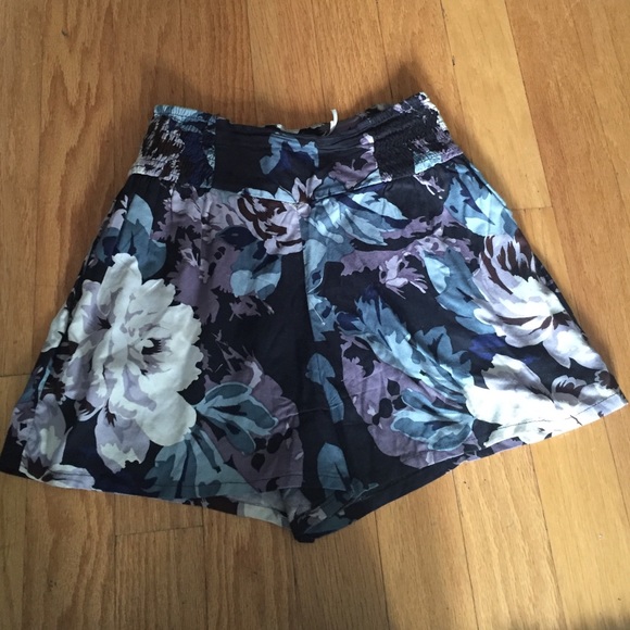 Floral shorts - Picture 1 of 1