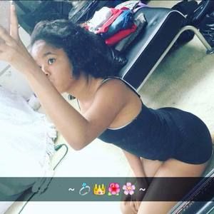 Meet your Posher, Ayeoo