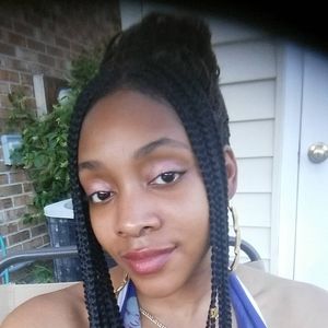 Meet your Posher, Briana