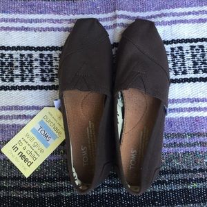 Brown Classic Toms NWT