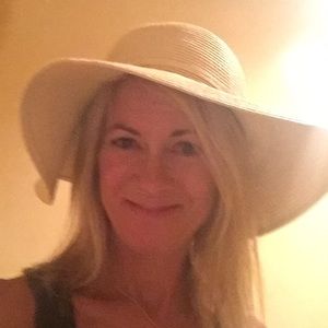 Meet your Posher, Dena