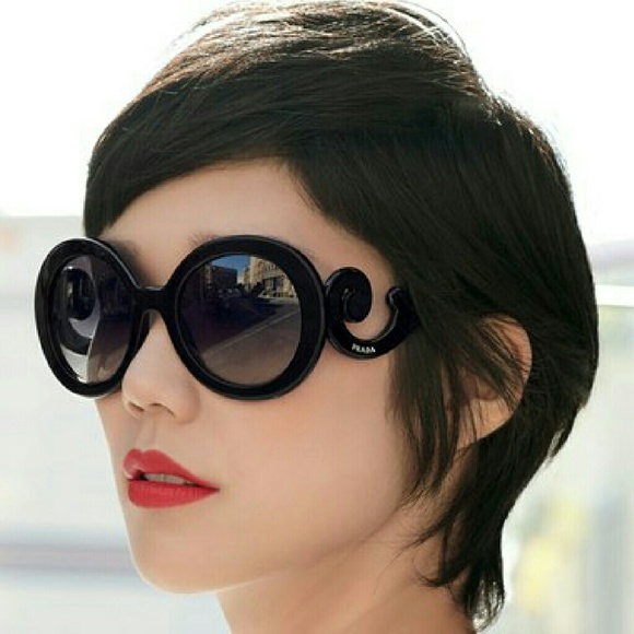 Prada Accessories - 💋HP💋AUTHENTIC! Prada Baroque sunglasses