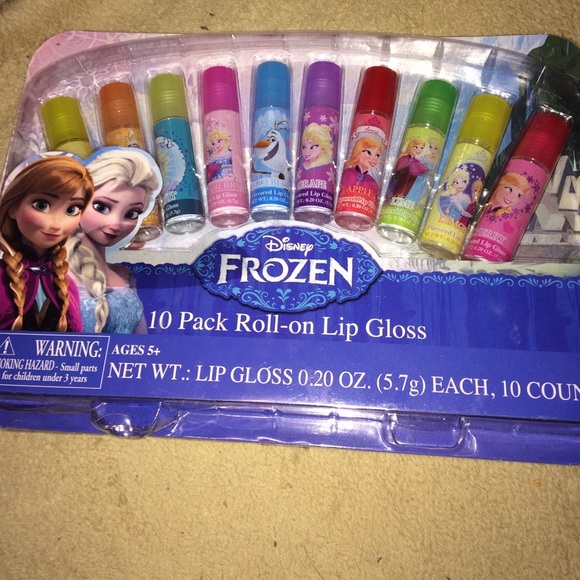 Very cute lip gloss set and finger nails