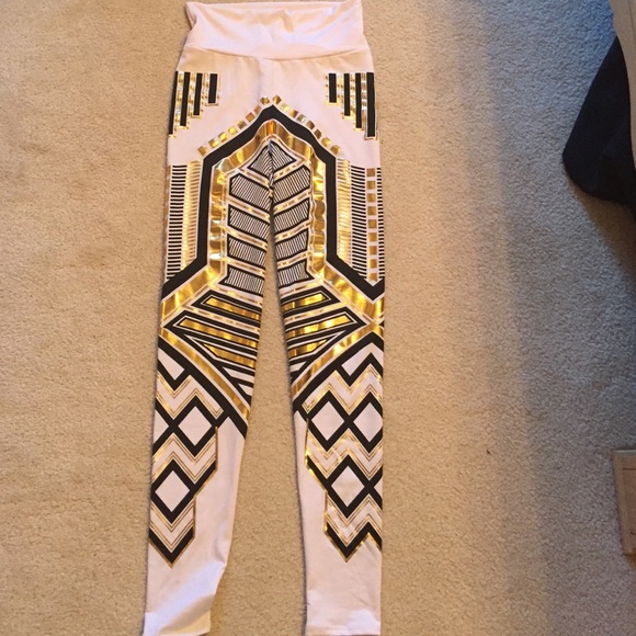 White blank and gold print leggings
