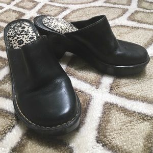 Born Black Clogs