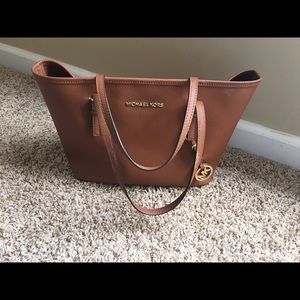 Michael Kors getaway tote in "acorn"