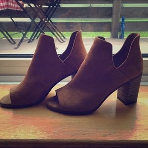 Peep toe suede Fall brown/ tan booties