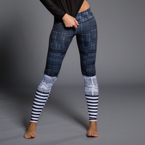 Onzie Pants - Onzie Graphic Leggings/Yoga Pants