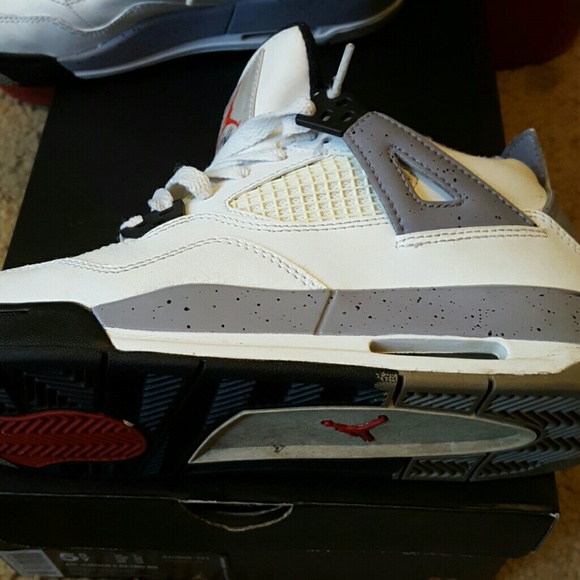 Air Jordan 4s original (not the newest released) - Picture 3 of 3
