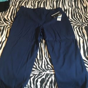 Size XL stretch pull on navy capris