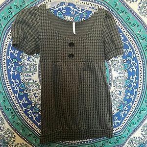 🚫 SOLD Plaid black & white patterned shirt