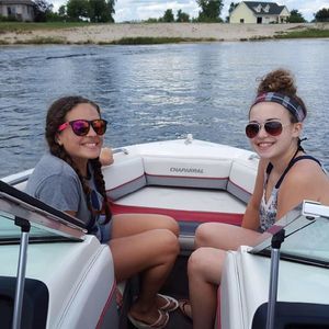 Meet your Posher, Caitlin