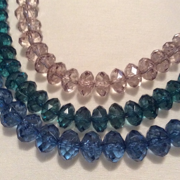 Multi strand necklace - Picture 2 of 3