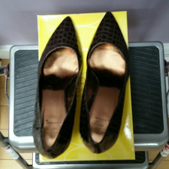 Brown faux alligator pumps - Picture 1 of 4