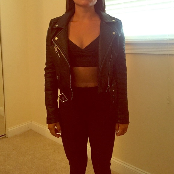 New UO Vegan Leather Cropped Jacket - XS