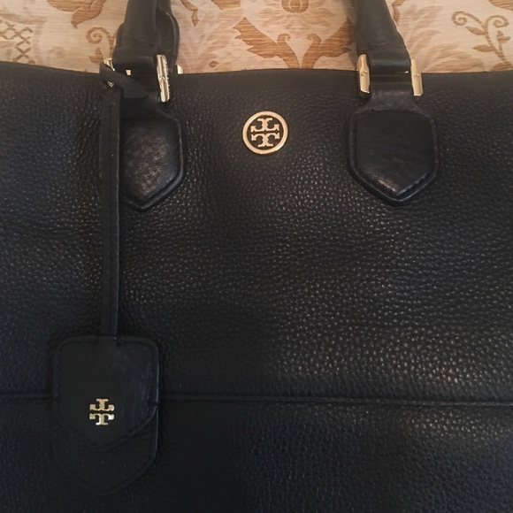 Tory Burch Pebbled Leather Foldover Messenger - Picture 2 of 4