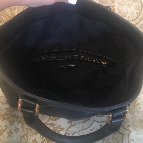 Tory Burch Pebbled Leather Foldover Messenger - Picture 4 of 4