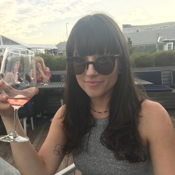 Meet your Posher, Jessica - Picture 2 of 7