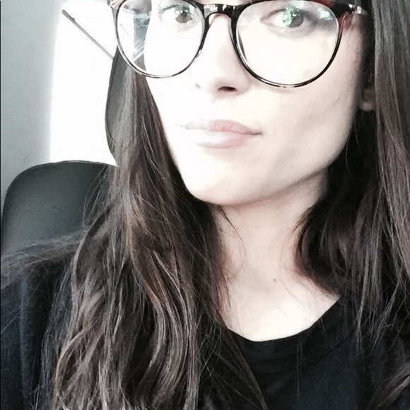 Meet your Posher, Jessica - Picture 4 of 7