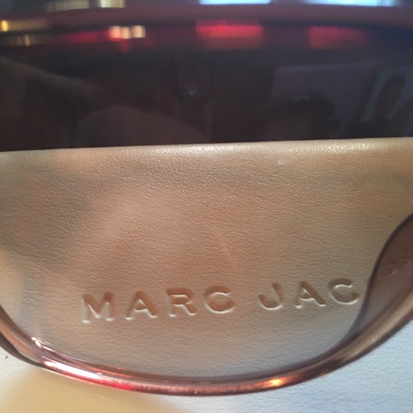 Marc jacobs sunglasses  & case last markdown sale main image 7