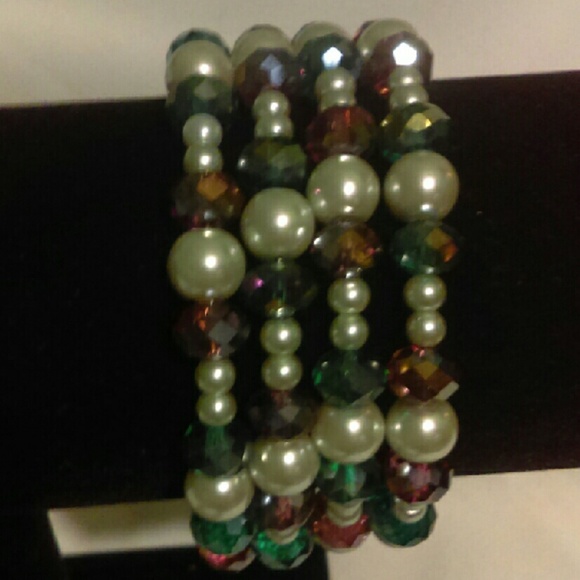 Handmade Purple/Green Crystal Memory Wire Bracelet - Picture 2 of 4