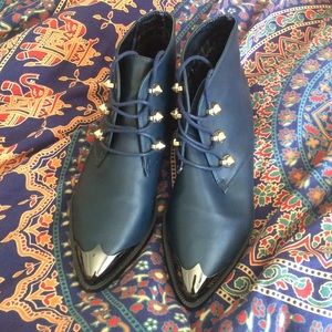 metalliac pointed ankle boots ✨